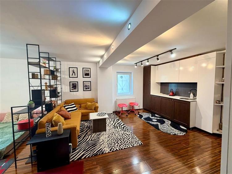Apartament cu 2 camere decomandat în Vitan