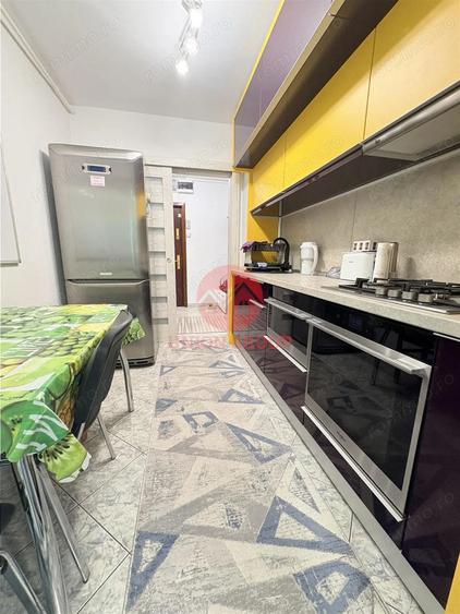 Apartament cu 3 camere decomandat, mobilat în Tomis Nord