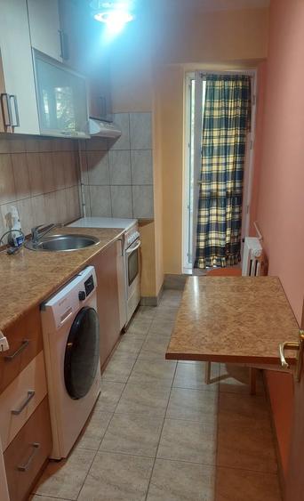 Garsonieră decomandată în Splaiul Unirii