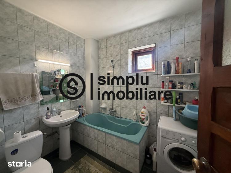 Casă cu 5 camere cu Teren 181 Mp în Rovine