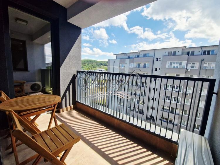 Apartament cu 2 camere semidecomandat, mobilat în Florești
