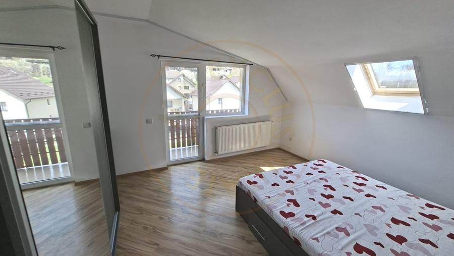 Apartament cu 3 camere decomandat, mobilat în Ștefăneștii Noi