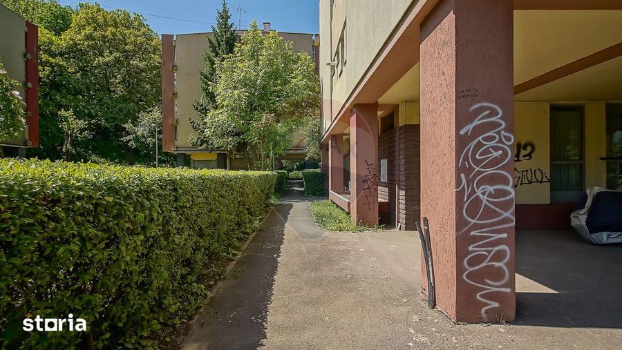 Garsonieră decomandată, mobilată în Dârste