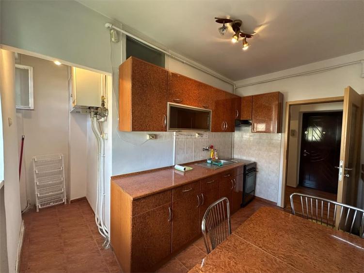 Apartament cu 3 camere semidecomandat în Luncă