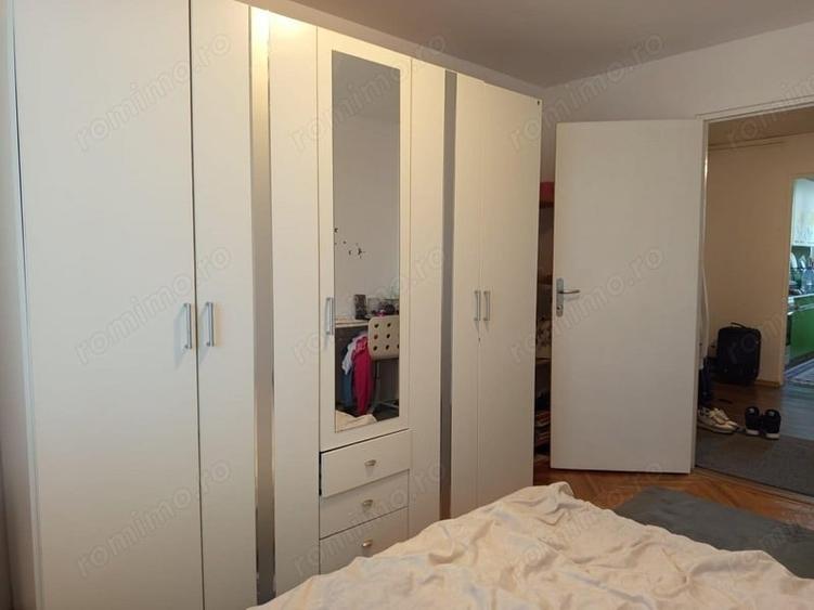 Apartament cu 4 camere decomandat în Progresul