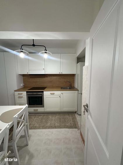 Apartament cu 3 camere decomandat în Micro 15