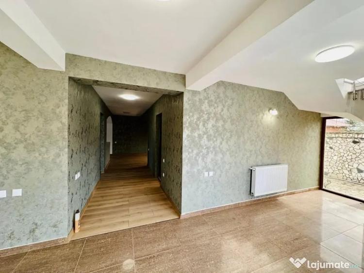 Casă cu 5 camere cu Teren 450 Mp în Central