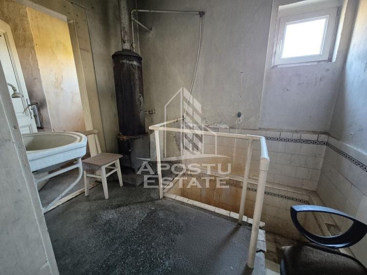 Casă individuală cu 6 camere cu Canalizare în Pesac