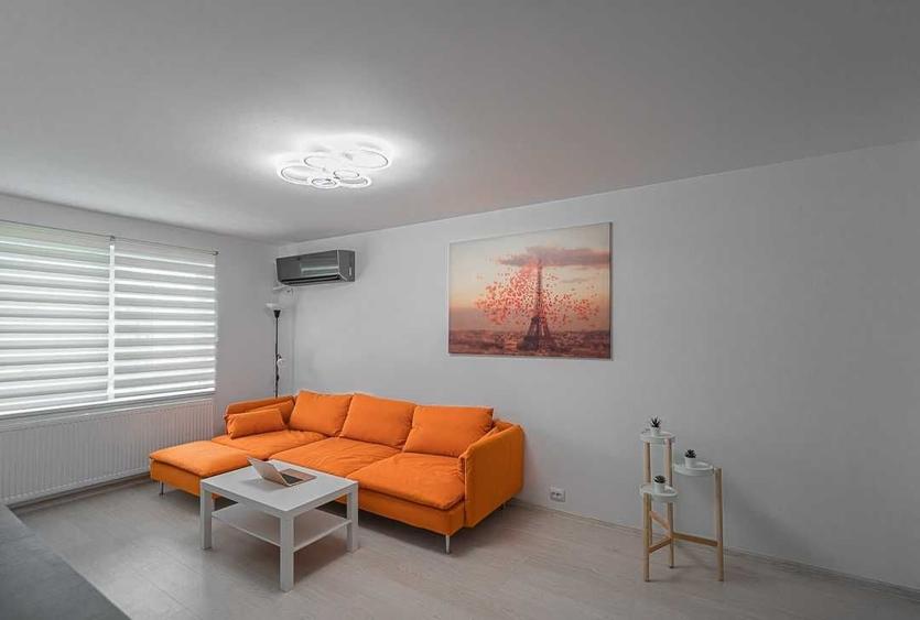 Apartament cu 3 camere semidecomandat în Iancului