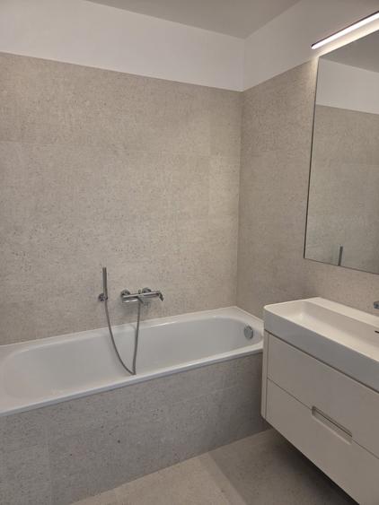 Apartament cu 3 camere decomandat în Floreasca