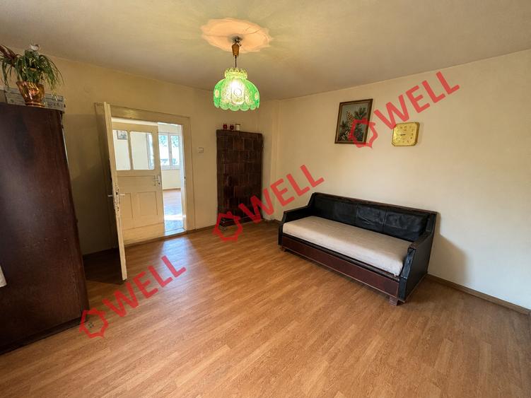 Casă individuală cu 2 camere cu Teren 800 Mp în Cernat