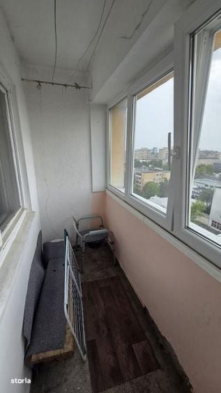Apartament cu 4 camere decomandat în Micro 15