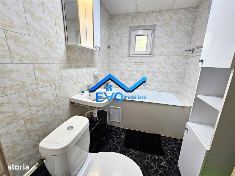Apartament cu 3 camere decomandat în Nicolina