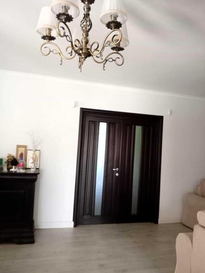 Casă cu 3 camere în Munteni