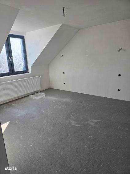 Apartament cu 2 camere în Micro 17