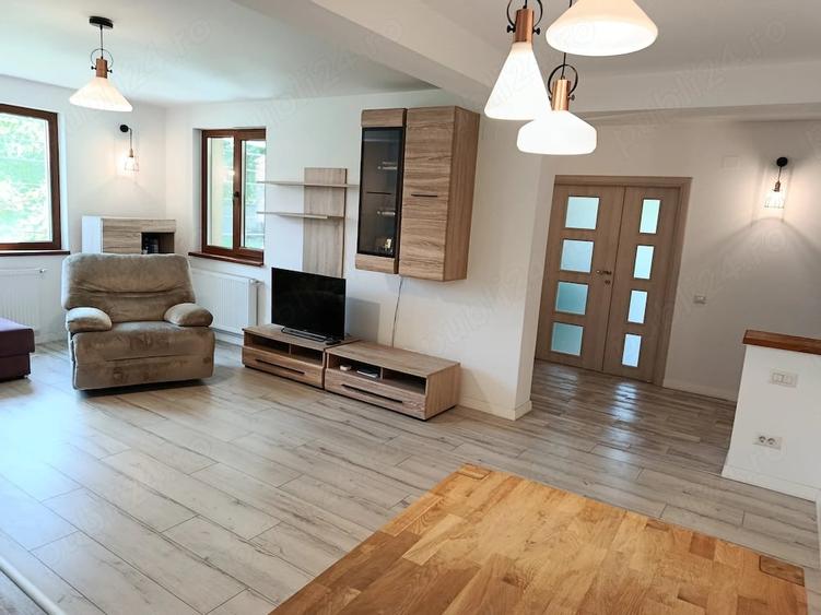 Casă cu 6 camere cu Teren 1934 Mp în Găneasa