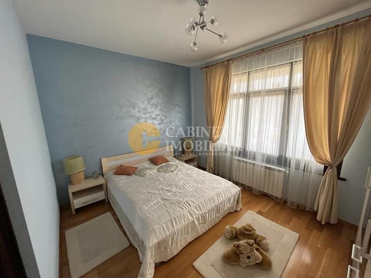 Casă individuală cu 6 camere decomandat cu Canalizare în Galata