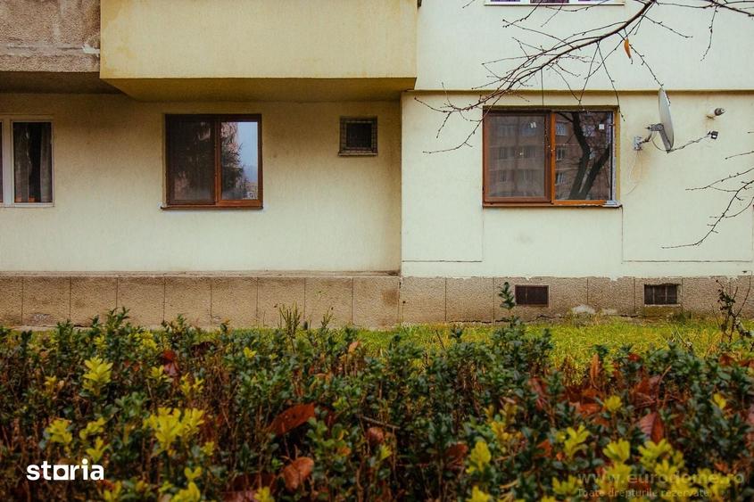 Apartament cu 2 camere semidecomandat în Calea București