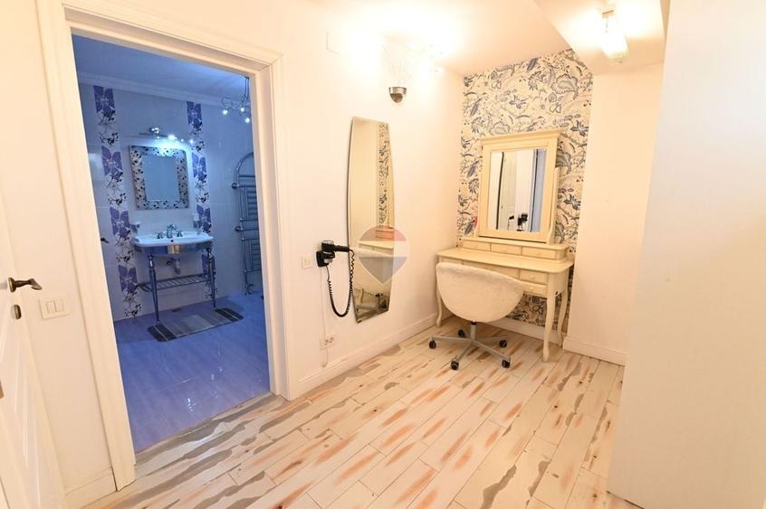 Casă individuală cu 10 camere cu Piscina în Bariera Vâlcii