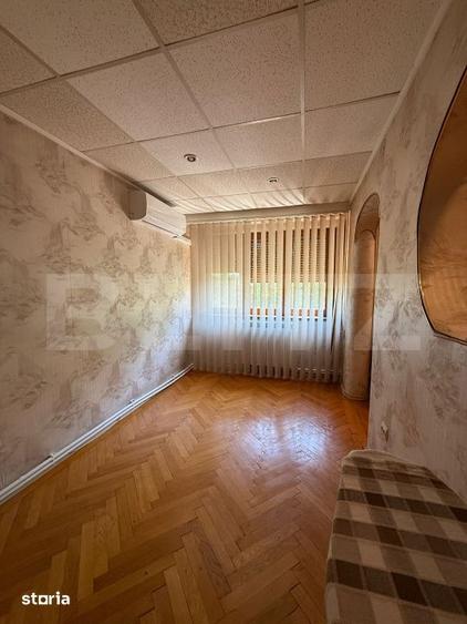 Apartament cu 4 camere semidecomandat în Port