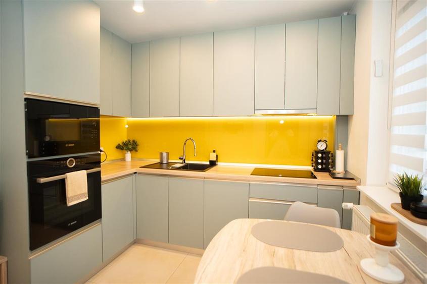 Apartament cu 3 camere semidecomandat în Rogerius