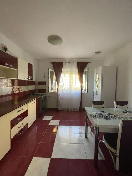 Apartament cu 3 camere decomandat în Veteranilor