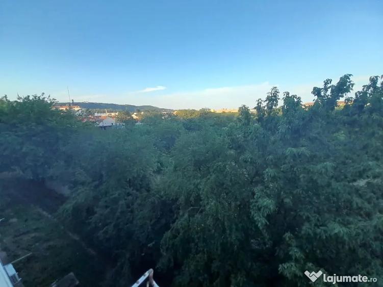 Garsonieră decomandată în Salca