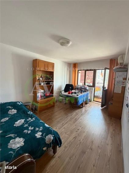 Apartament cu 3 camere decomandat în Mioriței