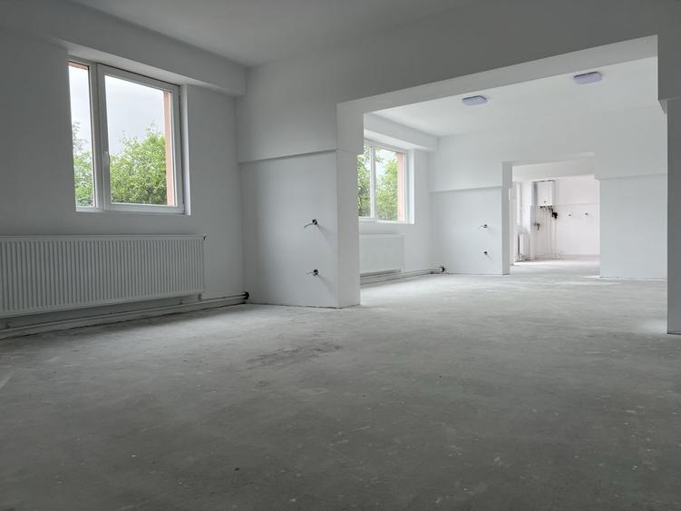 Apartament cu 4 camere în Giulești