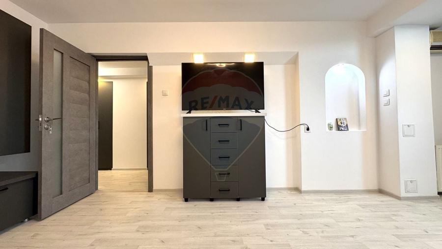Apartament cu 3 camere decomandat, mobilat în Cantemir