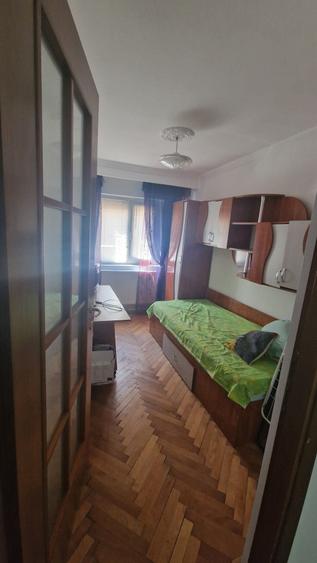 Apartament cu 2 camere decomandat în Bratia din Deal