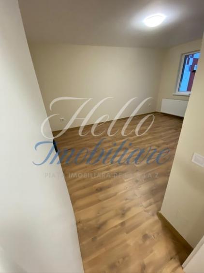 Apartament cu 3 camere semidecomandat în Florești