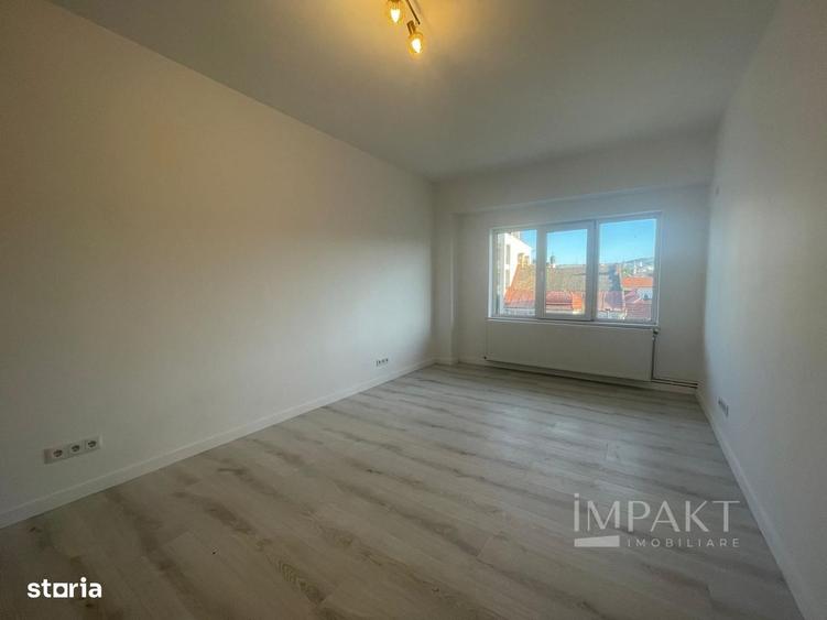 Apartament cu 4 camere decomandat în Central