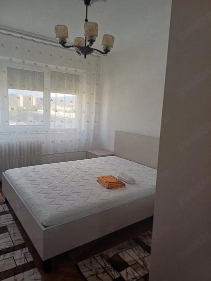 Apartament cu 2 camere decomandat în Podu Roș