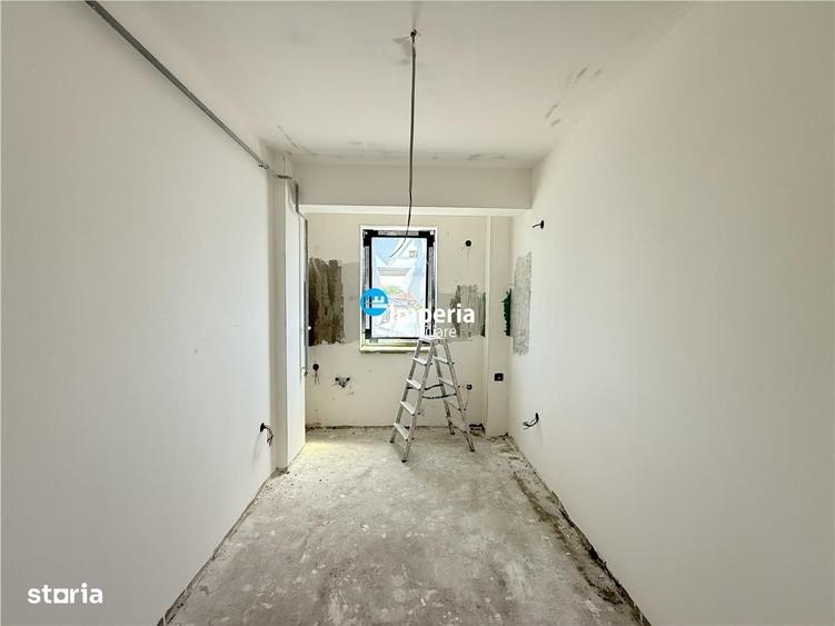 Apartament cu 5 camere decomandat în Valea Lupului