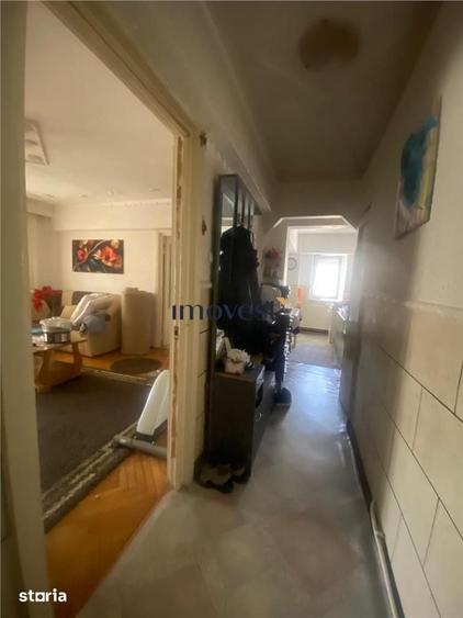 Apartament cu 3 camere decomandat în Micro 16