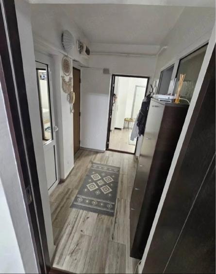 Apartament cu 3 camere decomandat în Mircea cel Bătrân