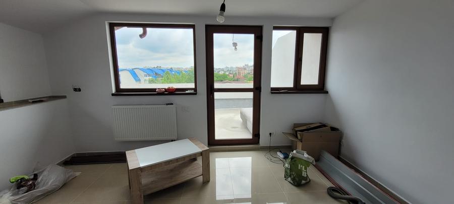 Apartament cu 4 camere decomandat în Drumul Taberei
