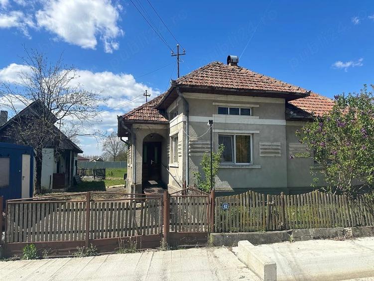 Casă cu 3 camere cu Teren 5 Mp în Bușag