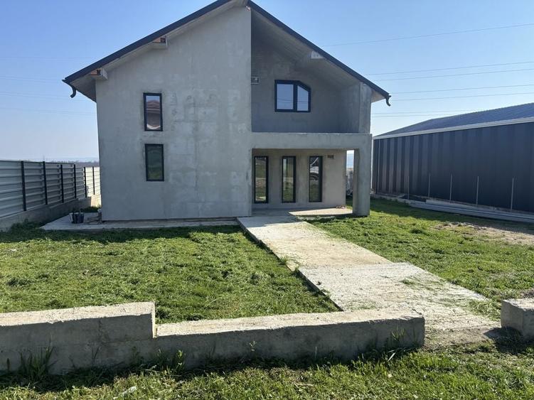 Casă cu 4 camere în Central