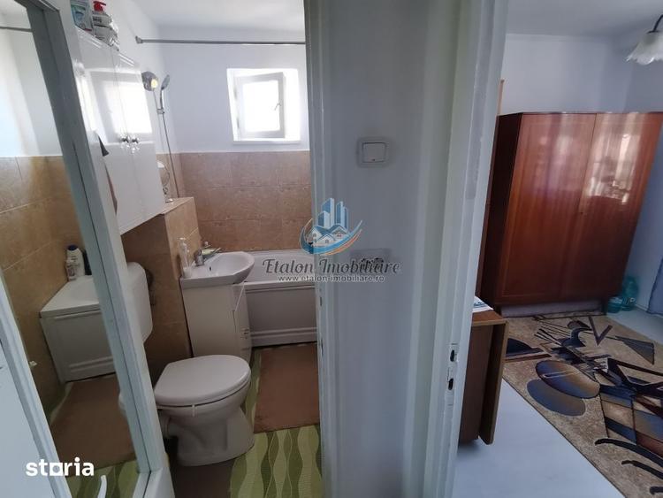 Apartament cu 4 camere decomandat în Calea Romanului