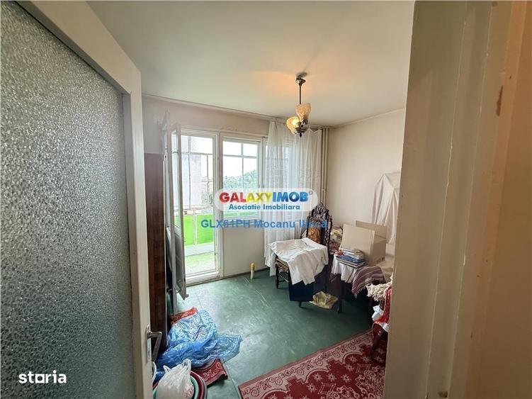 Apartament cu 3 camere semidecomandat în Cina