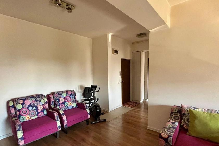 Apartament cu 2 camere decomandat, mobilat în Uverturii