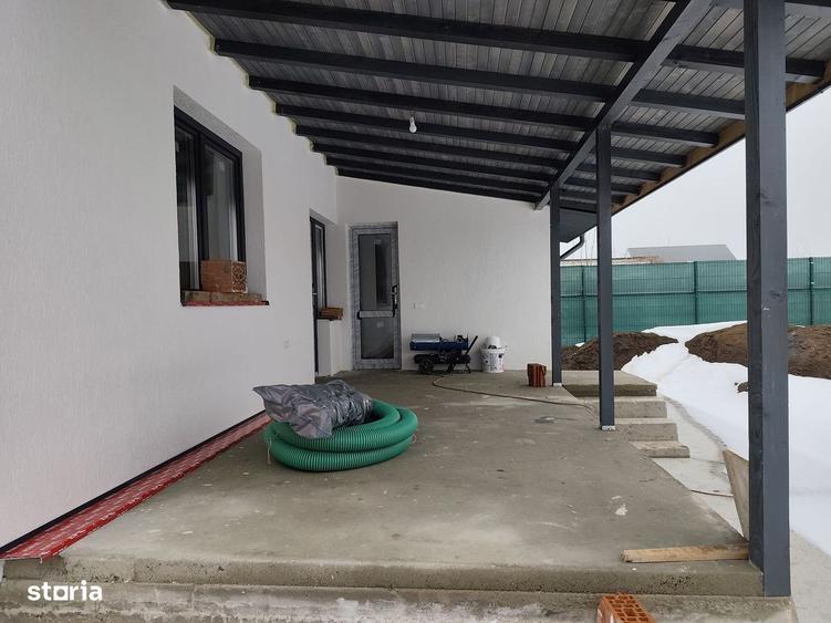 Casă cu 4 camere cu Teren 560 Mp în Gulia