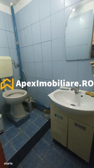 Spațiu comercial, de 30 mp, în Titan