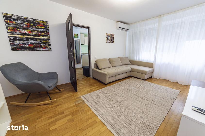 Apartament cu 3 camere semidecomandat în Titan