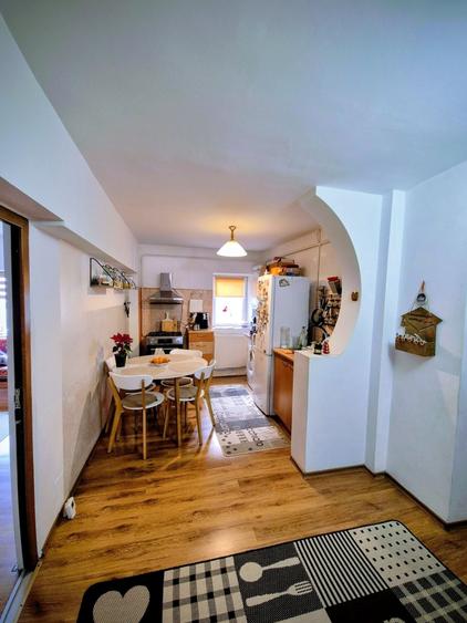 Apartament cu 3 camere decomandat în Central