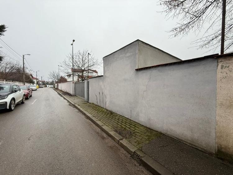Teren Construcții intravilan de 2070 mp, în Pipera