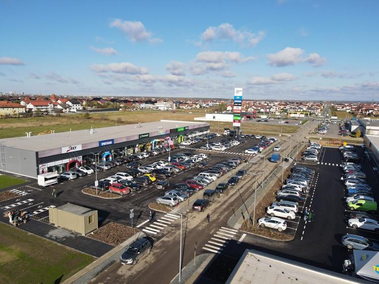 Spațiu comercial, de 120 mp, în Moșnița Nouă