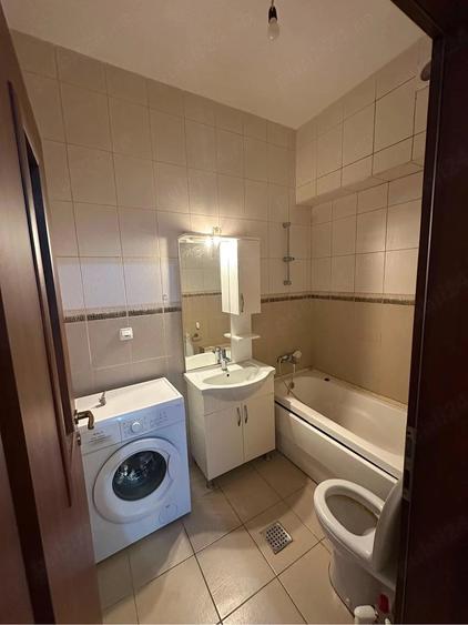 Apartament cu 2 camere semidecomandat în Ferme